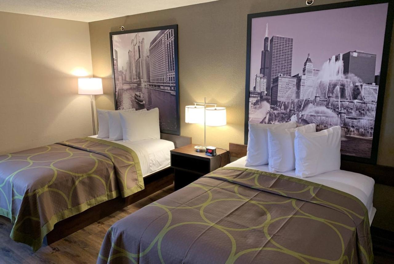 Super 8 By Wyndham South Holland Hotel Bagian luar foto