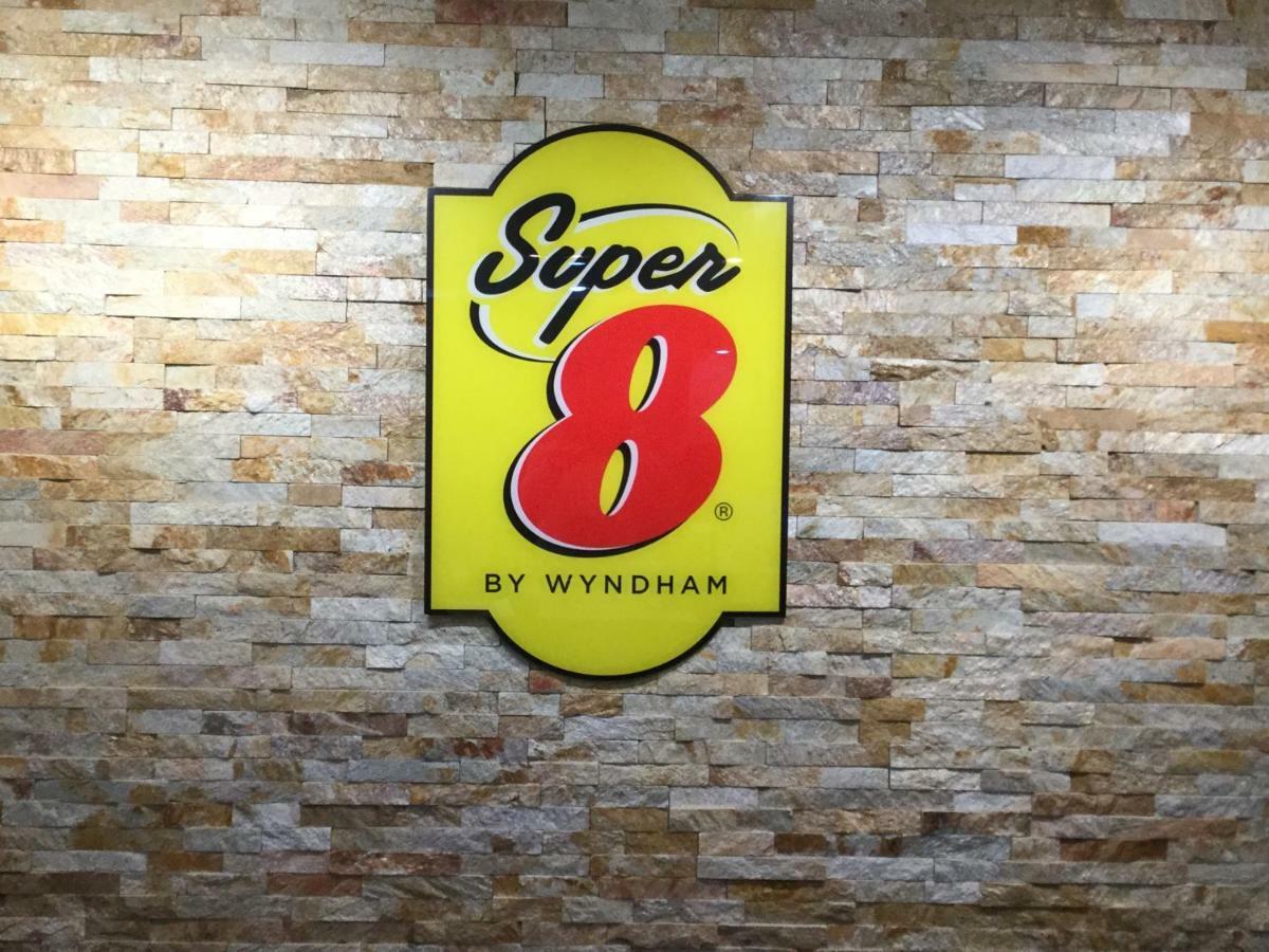 Super 8 By Wyndham South Holland Hotel Bagian luar foto
