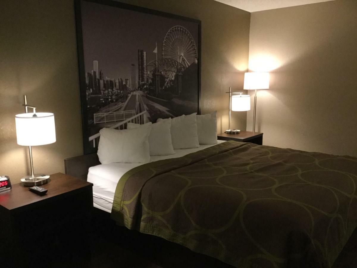 Super 8 By Wyndham South Holland Hotel Bagian luar foto